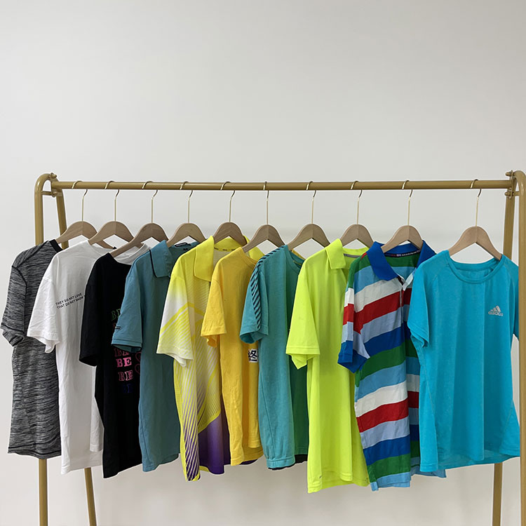 İstifadə olunmuş Qısaqol Kişi T-shirti